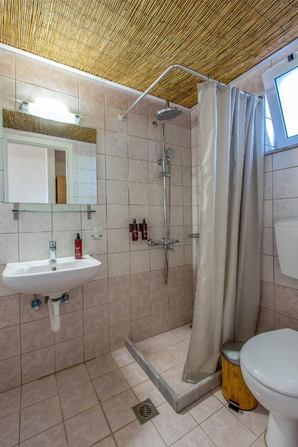 Kanso Rooms Galatás Exteriör bild